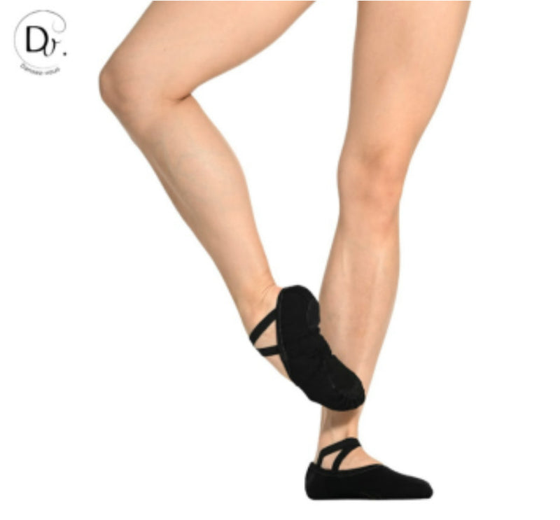 Juodos minkštos šokių tapkutės