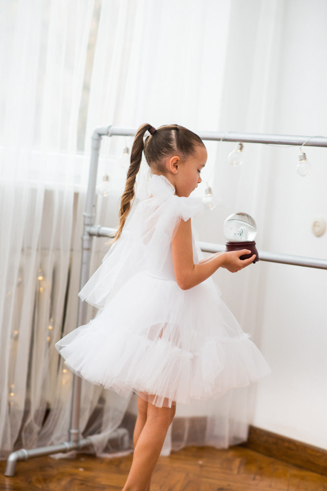 Mergaitiškas triko su tiulio kaspinais